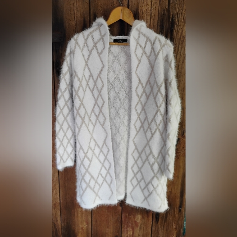 Love Ever After Cardigan/Sweater Women's Sz S Beige Cream Diamond Print Knit